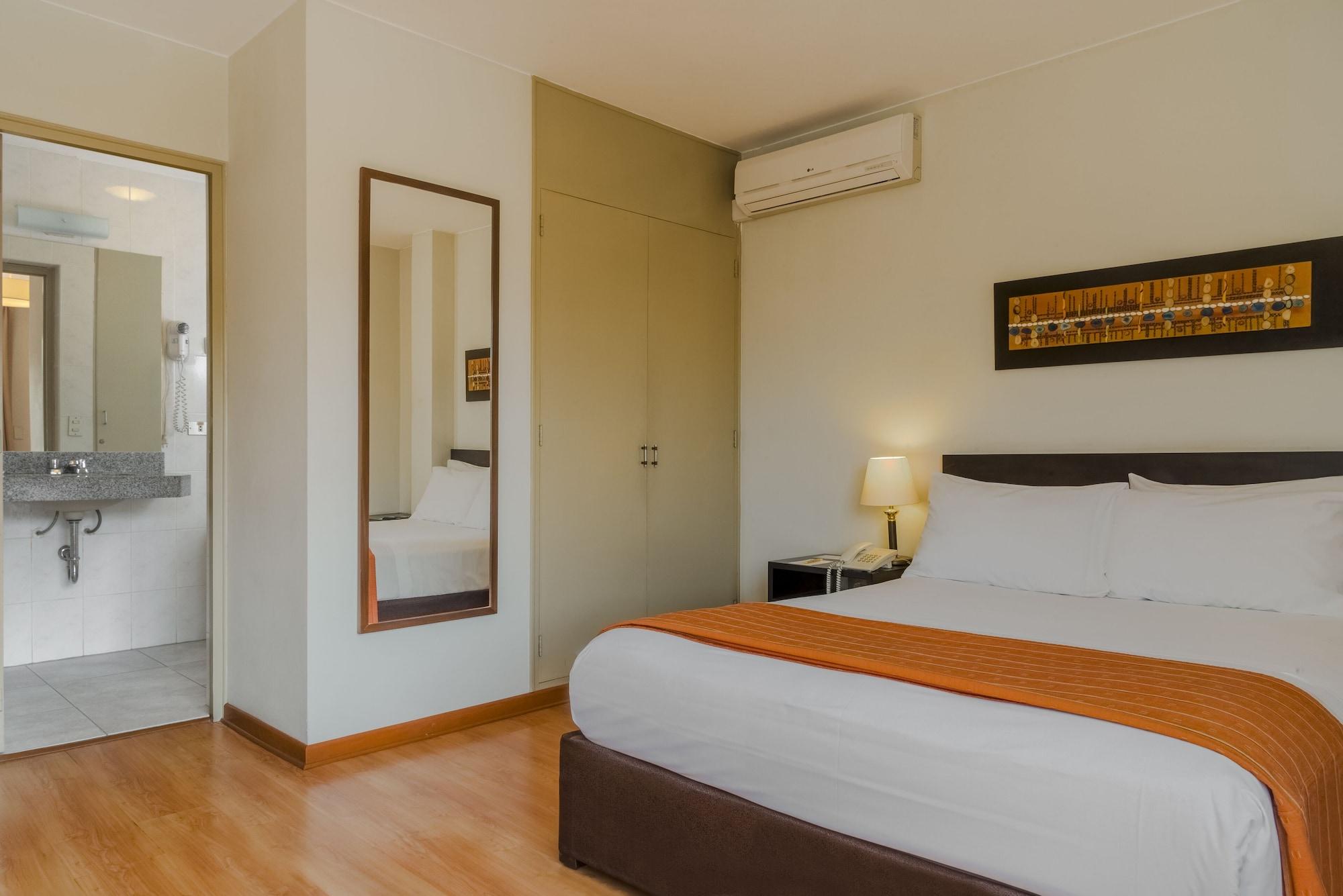 Hotel Girasoles Lima
